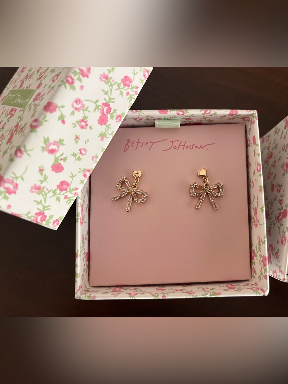 Betsy Johnson earring and necklace set - Picture 4 of 7